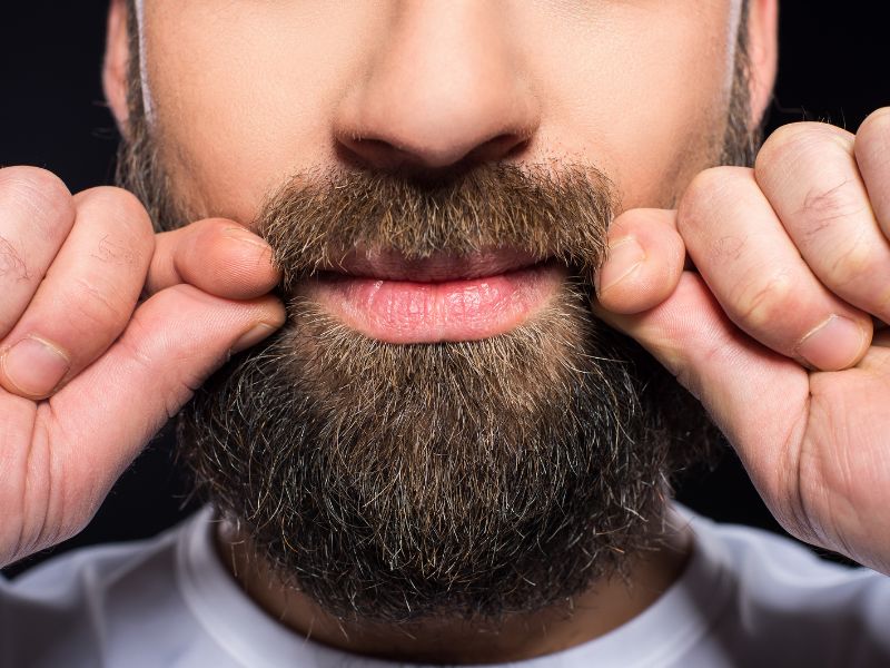 Jak przebiega przeszczep brody? - Krok po kroku